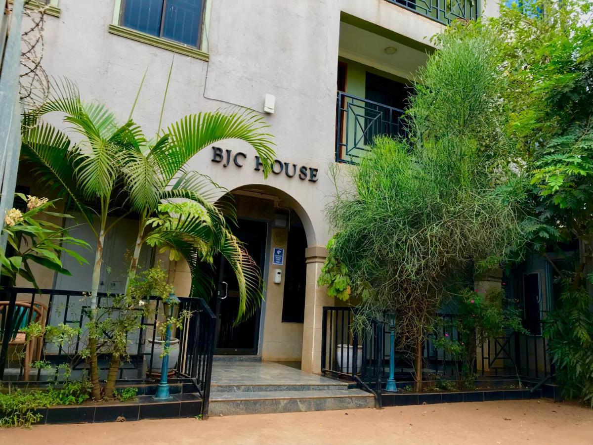Capernaum Hotels Kyambogo  ภายนอก รูปภาพ