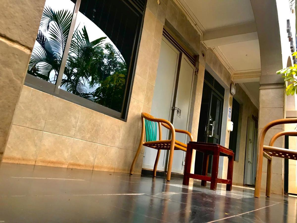 Capernaum Hotels Kyambogo  ภายนอก รูปภาพ