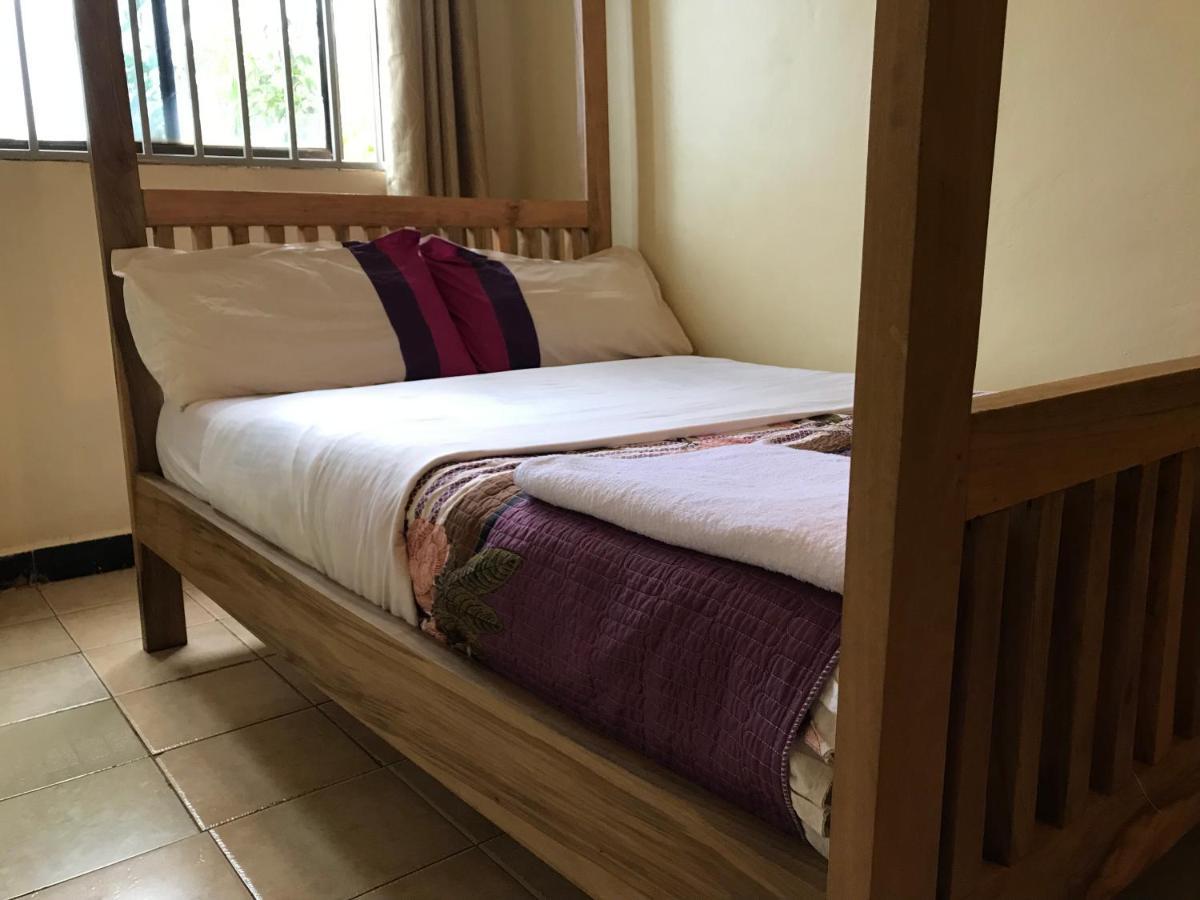 Capernaum Hotels Kyambogo  ภายนอก รูปภาพ